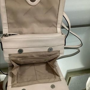 💖 Cute CALVIN KLEIN crossbody  keep everything 💖